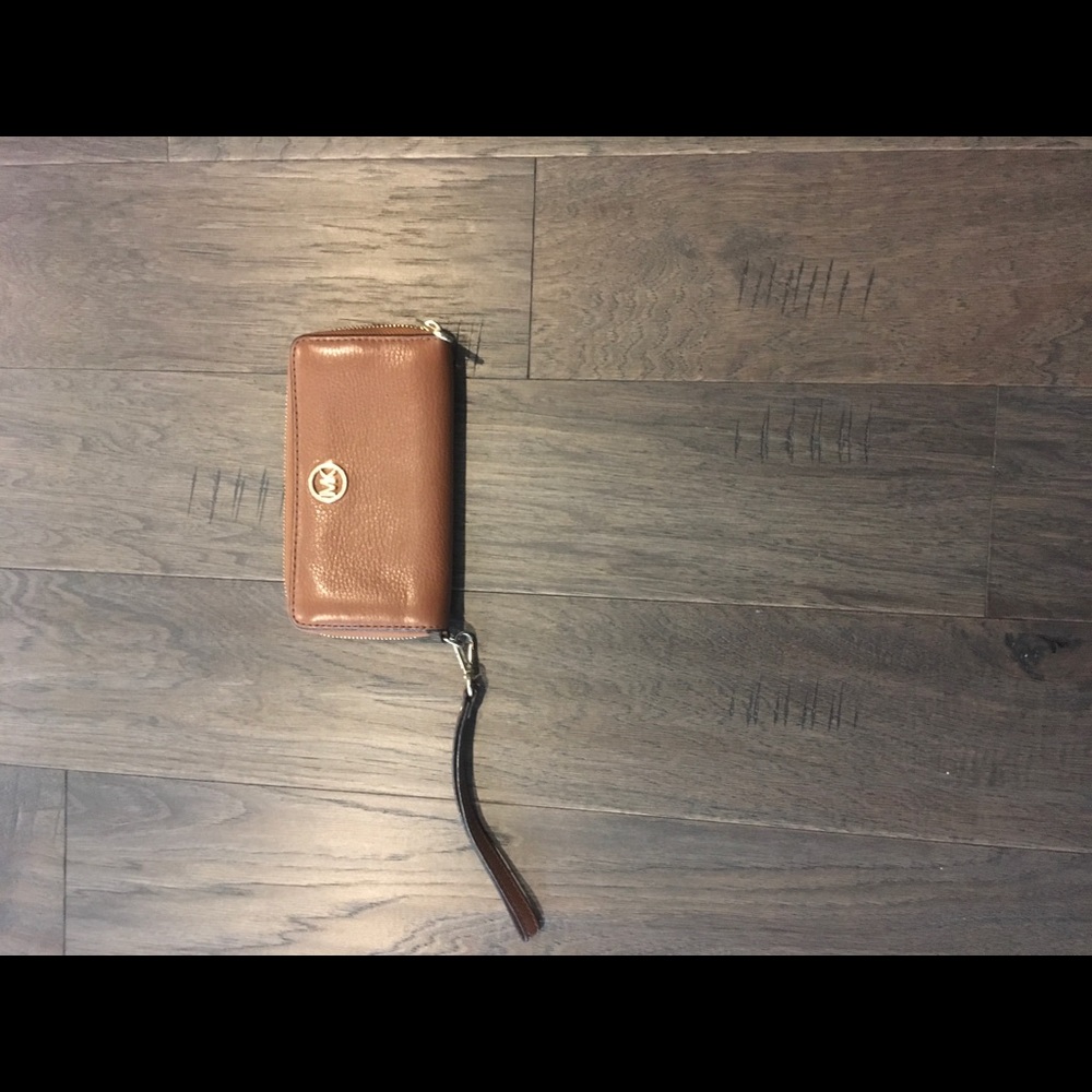 Michael Kors wristlet